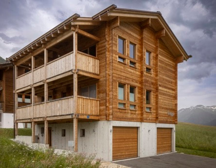 Wohnhaus in Holzbauweise auf Betonsockel